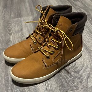 Timberland Tan Lace Up Boots with Nubuck Finish​ AIKLZ